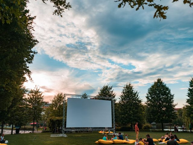 Cet été, vivez des nuits de cinéma gratuites sous les étoiles à Lille